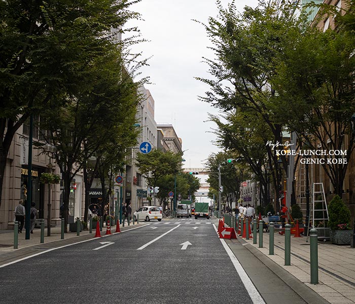 神戸大丸交差点前の道路標識ミス