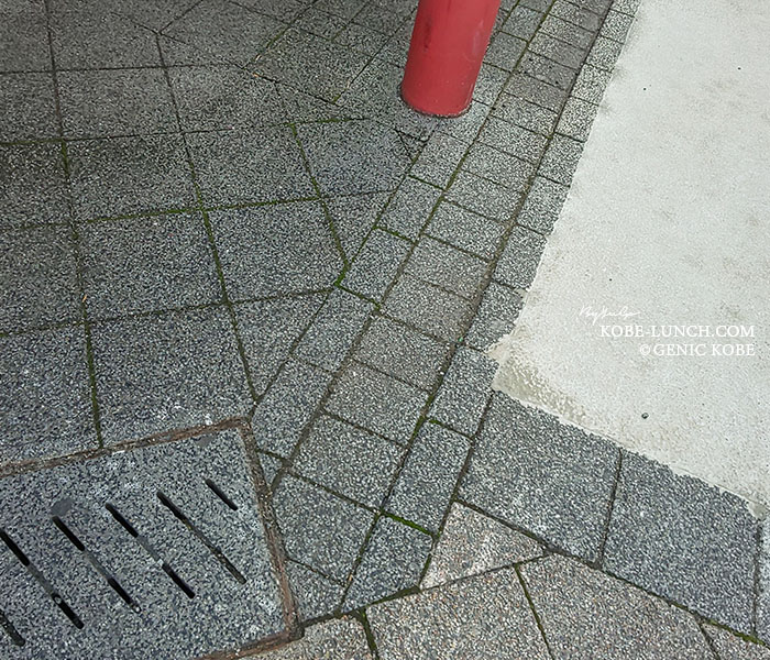 南京町の道が舗装されて綺麗