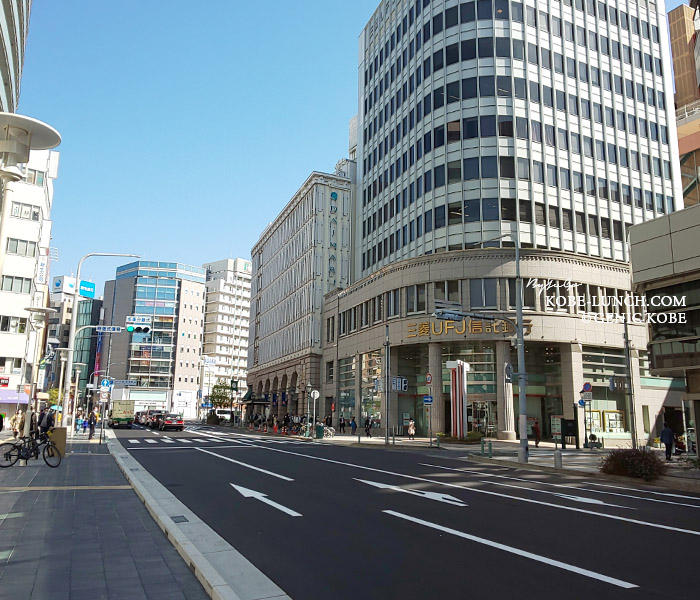 神戸大丸歩道広く