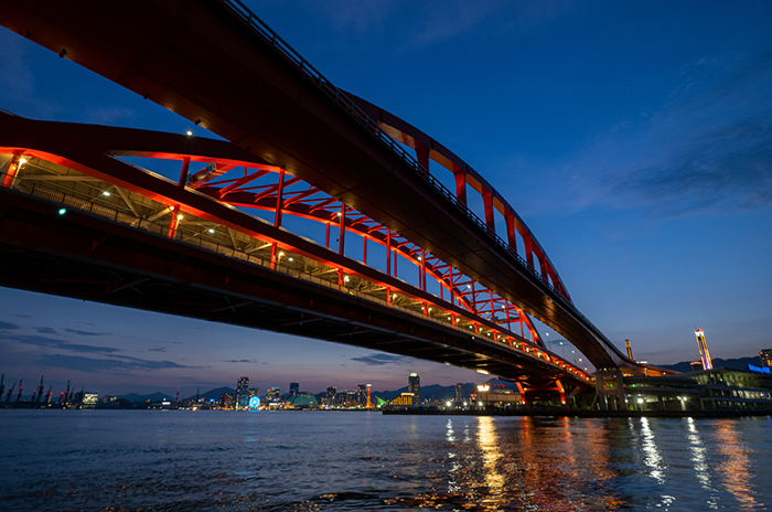 ポートタワーがリニューアルオープンのために長期休館