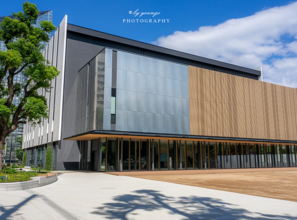 磯上公園内新体育館