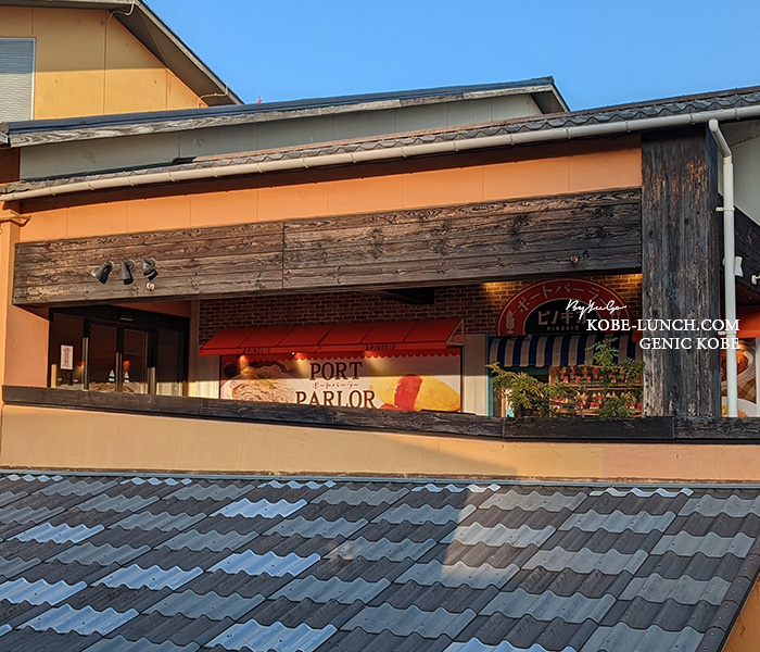 神戸ハーバーランドモザイク3階にピノキオ