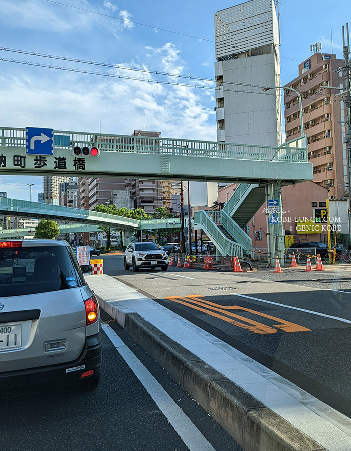 加納町交差点の下り側 工事中