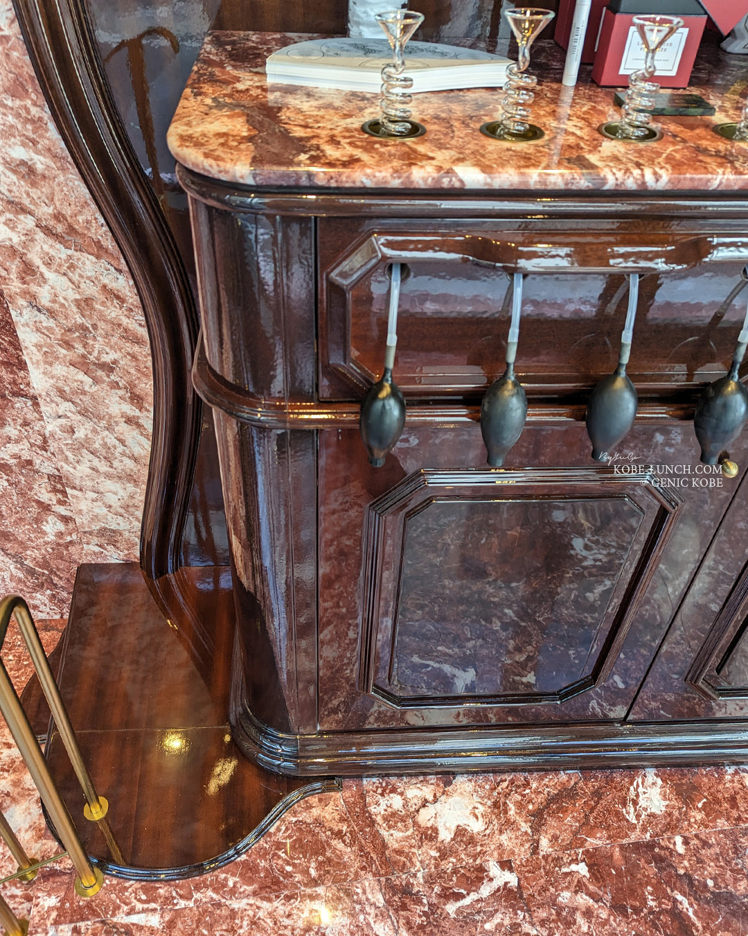 オフィシーヌ・ユニヴェルセル・ビュリー神戸店へ行ってきた