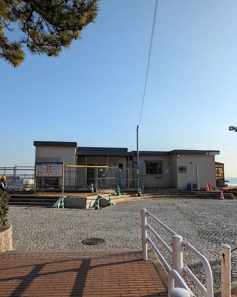 須磨海岸の中央詰所が増築工事