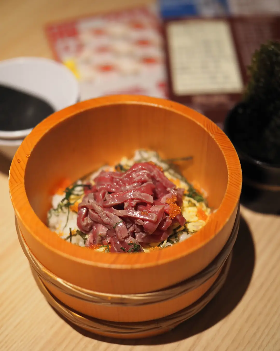 三ノ宮の「肉たらし」さんで肉寿司×食べ飲み放題！