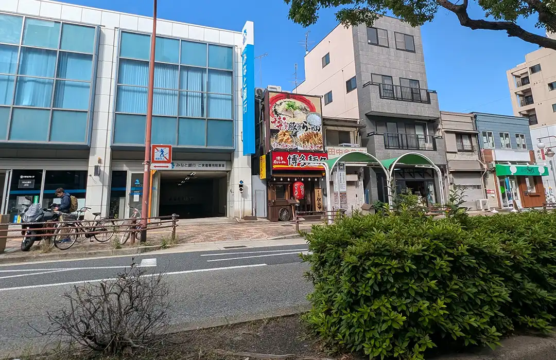 板宿に「博多屋台らーめん 博多麺々」さんがオープンしてる