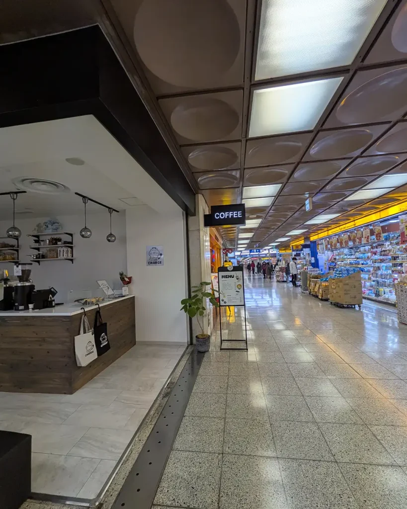 神戸三宮に「COFFEE STAND CHARGE」さんがオープンしてる