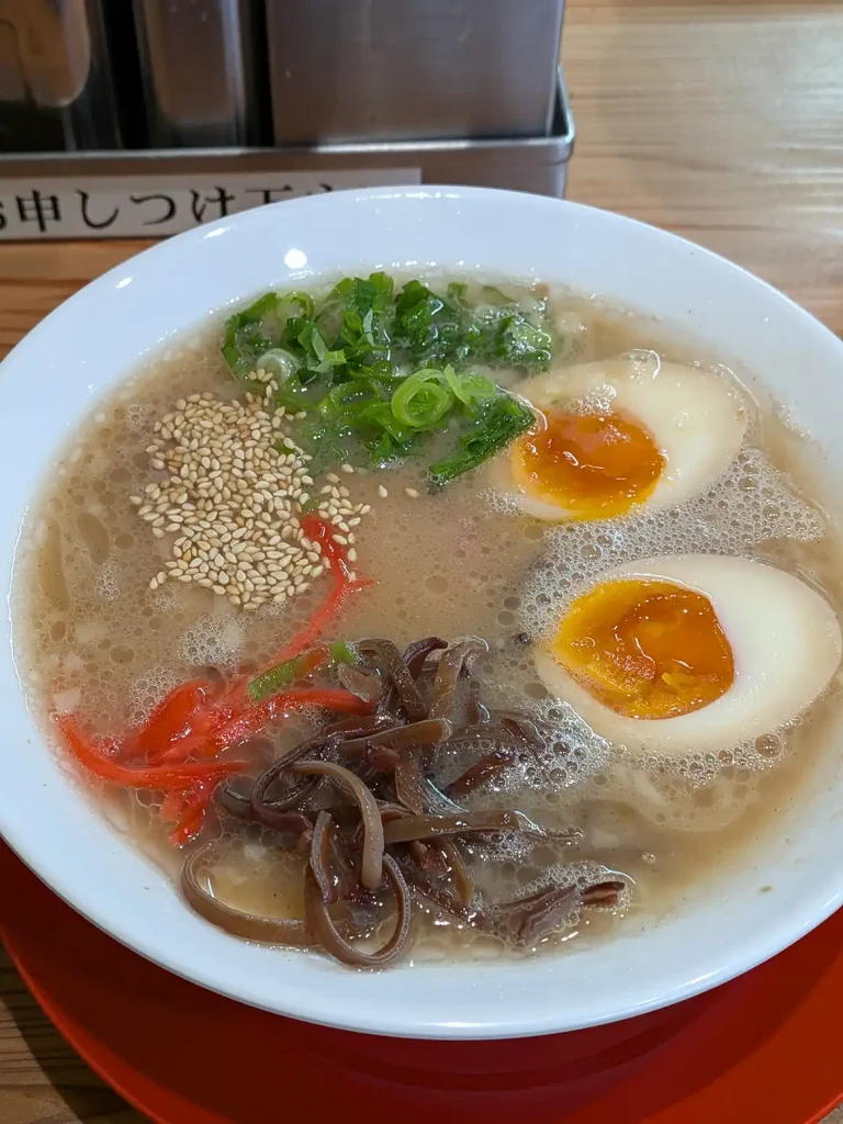 生田新道の三宮ラーメンで博多拉麺を楽しんできた